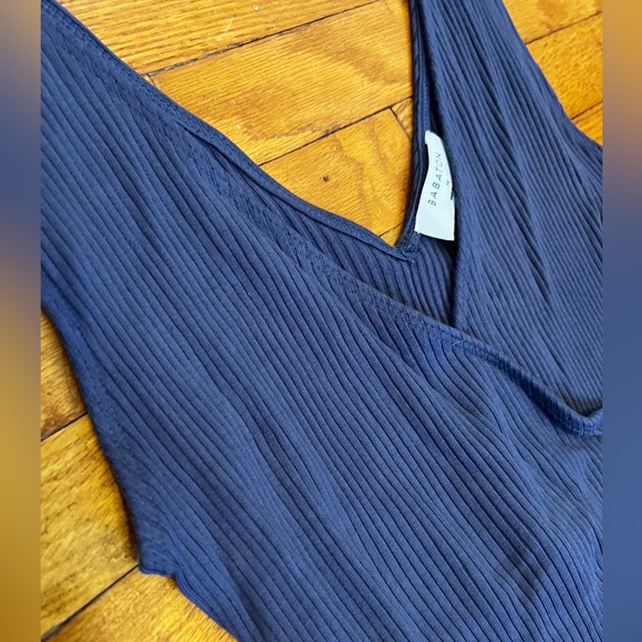 Babaton V-Neck Body Suit - M - Picture 2 of 5